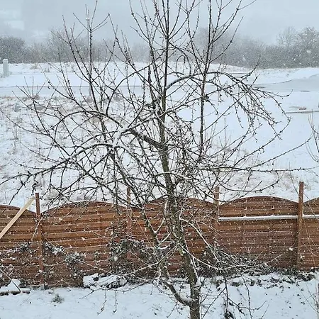 Ruhige Landwohnung Auf Dem Berg